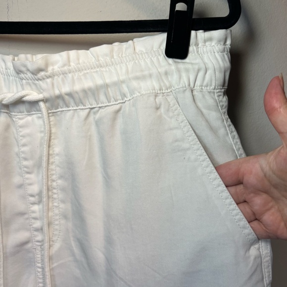 Loft Women's Emory Shorts White Pull On Shorts Lightweight Pockets Tie NEW Large - Picture 5 of 12